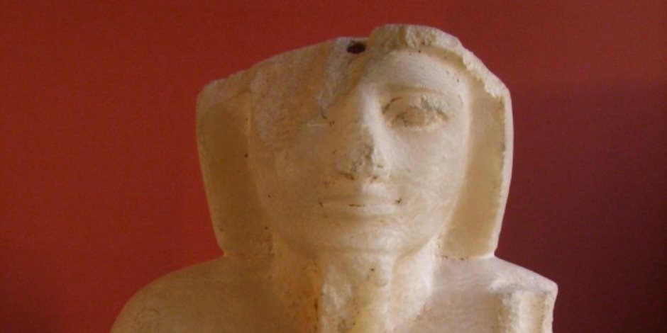 8 معلومات عن عمود مرنبتاح الأثري الذي نقل إلى المتحف الكبير