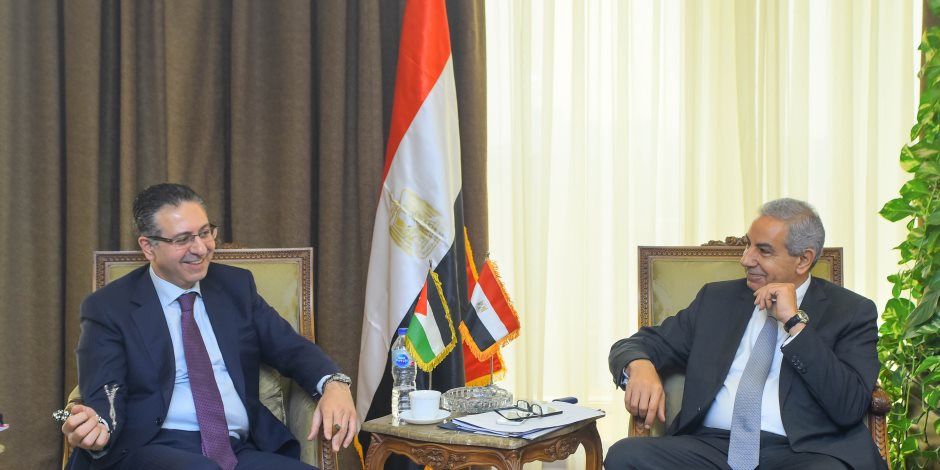 وزير التجارة يستعرض مستقبل التعاون التجاري مع نظيره الأردني
