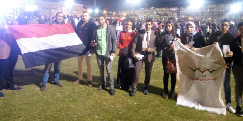 المصريين الأحرار بالإسكندرية يشارك حفل "سموحة" لدعم السيسي (صور)