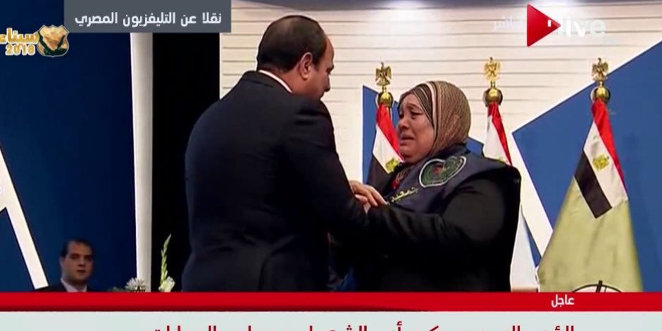 والدة الشهيد أحمد حسن للرئيس: تحيا مصر مع السيسي