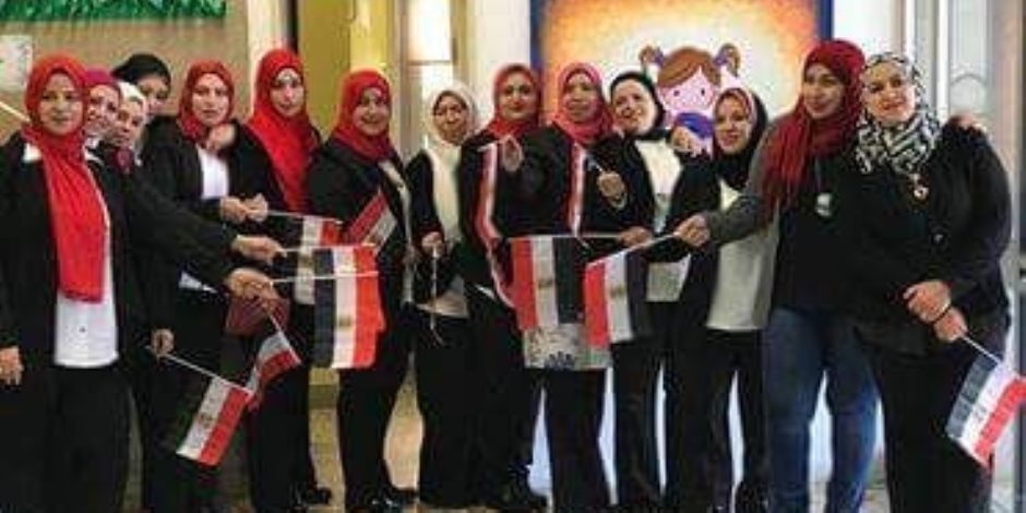 إقبال كثيف من المرأة المصرية في انتخابات المصريين بالخارج في اليوم الأول (صور) 