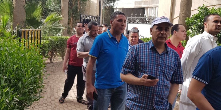 المصريون يتوافدون لثاني يوم على لجان الانتخابات الرئاسية بالكويت (صور) 