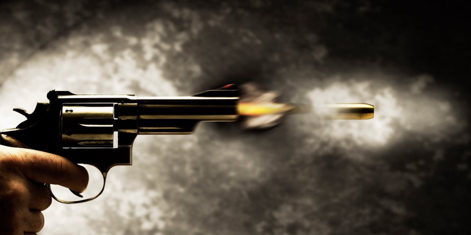 علوم مسرح الجريمة.. كيف يُكتشف المسدس الذي أطلق الرصاصة؟
