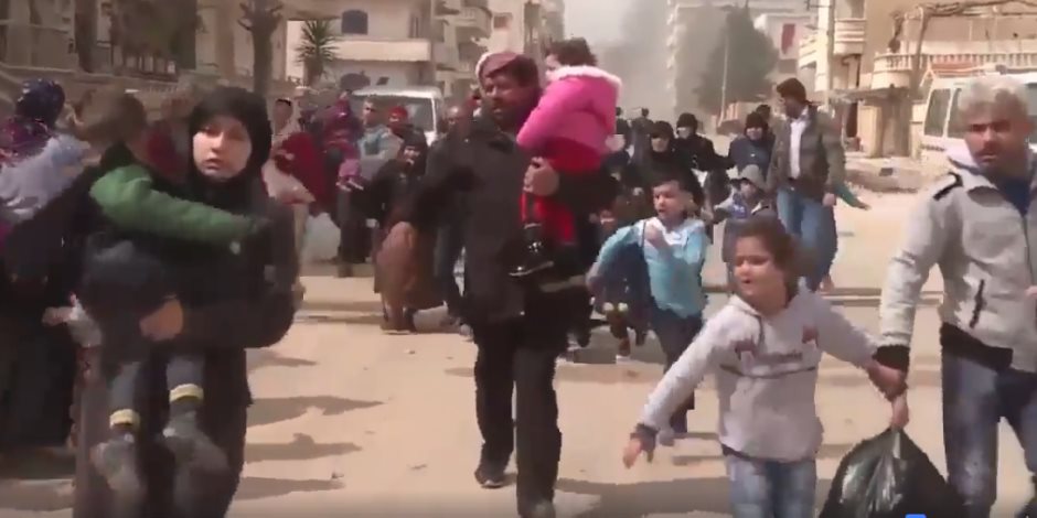 هروب أهالي عفرين السورية بعد اقتحام مليشيات أردوغان للمدينة (فيديو)
