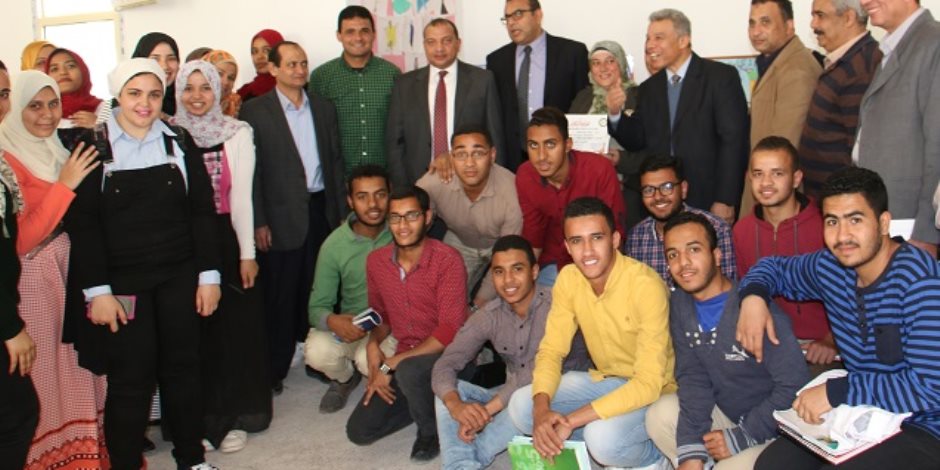افتتاح معرض «أهمية مشاركة الشباب في العملية الانتخابية» بجامعة بنى سويف