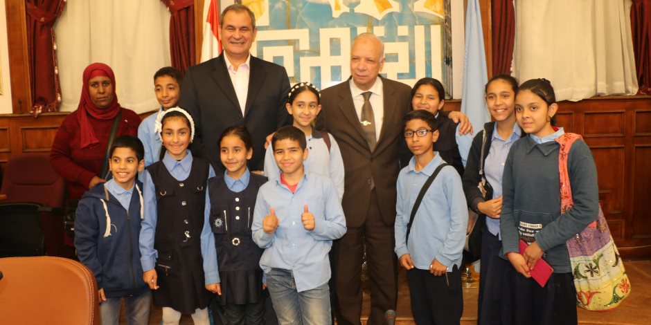 محافظ القاهرة يلتقي أعضاء مبادرة الإرادة المصرية للتعلم (صور)