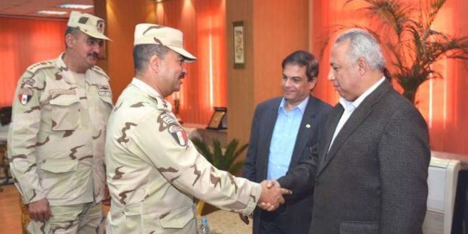 محافظ الشرقية يستقبل قائد الفرقة السادسة مدرعات المكلف بتأمين الانتخابات