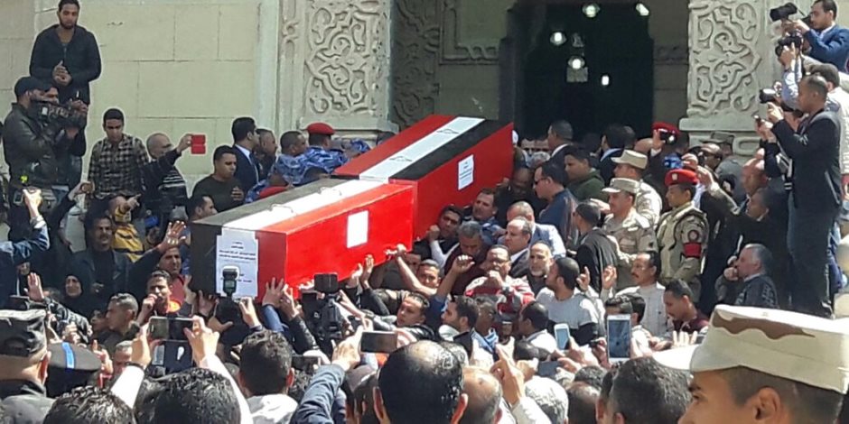 جنازة شهيدي الإسكندرية تتحول لمظاهرة ضد الإرهاب.. والهتاف: «لا إله إلا الله الشهيد حبيب الله»