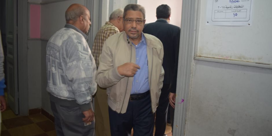 رئيس «غرفة القاهرة» يدلي بصوته في الانتخابات الرئاسية بمصر الجديدة