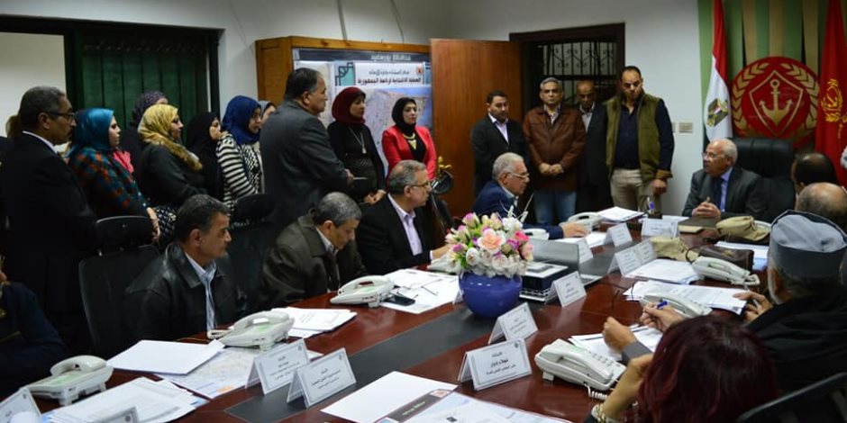 محافظ بورسعيد يترأس غرفة العمليات الرئيسية للانتخابات الرئاسية (صور )