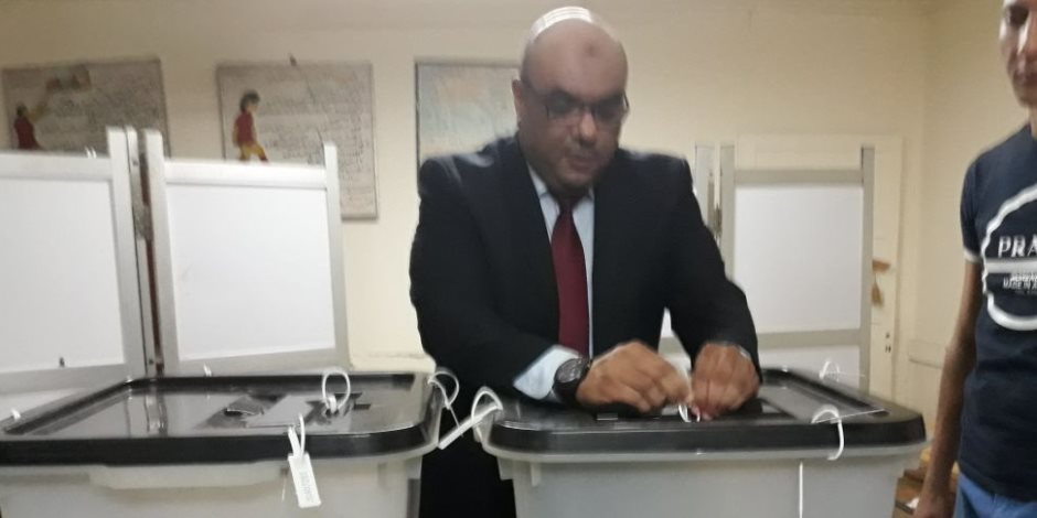شاهد.. إغلاق صناديق الاقتراع في اليوم الأول في مصر الجديدة (فيديو) شاهد.. إغلاق صناديق الاقتراع في اليوم الأول في مصر الجديدة (فيديو)