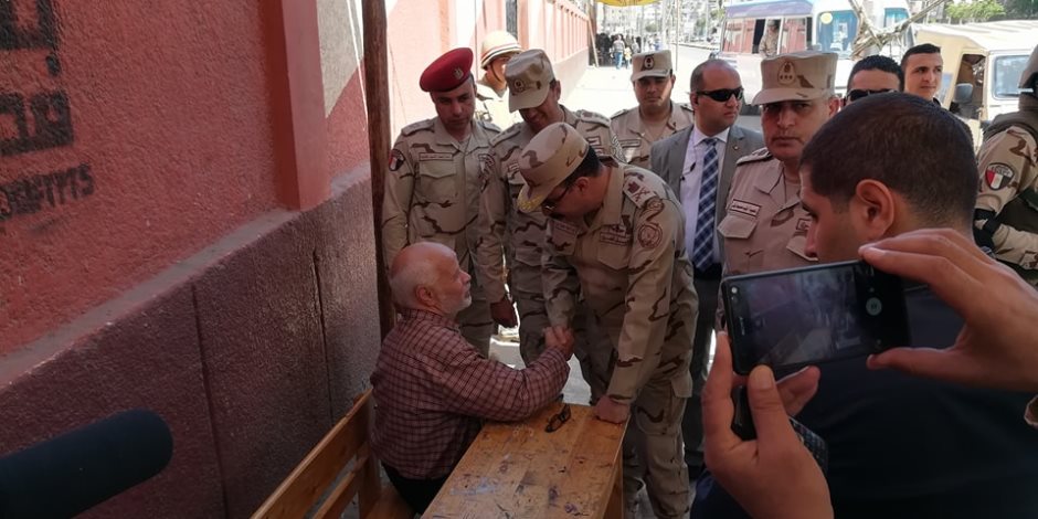 مشرف عام الانتخابات الرئاسية بمدن القناة يتفقد قوات التأمين ببورسعيد (صور )