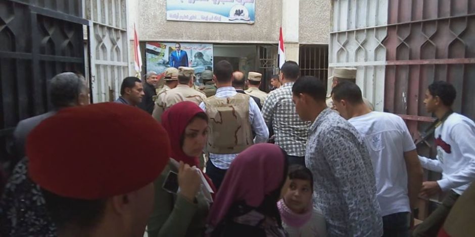 مساعد وزير الدفاع يتفقد المقرات الانتخابية بضواحي بورسعيد (صور)