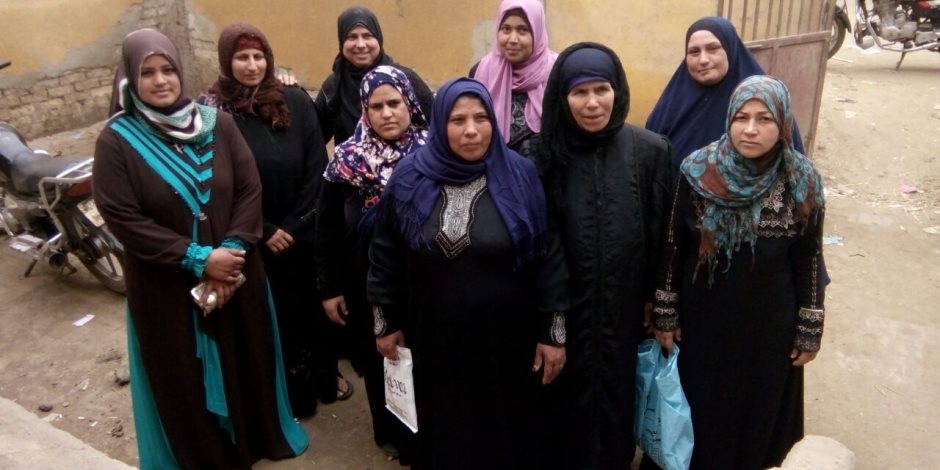 سيدات قرية العندليب الأسمر يخرجن بكثافة في اليوم الثالث للانتخابات الرئاسية