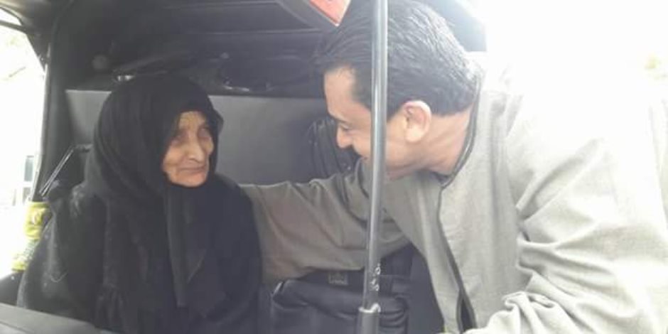 ناخبة عمرها 97 عامًا تدلى بصوتها في المنوفية: ربنا يحمى السيسي من الخونة 