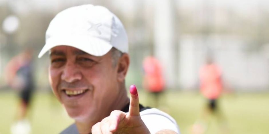 أبو الشهيد يقود الرياضيين للمشاركة في ثانى أيام انتخابات الرئاسة (صور)