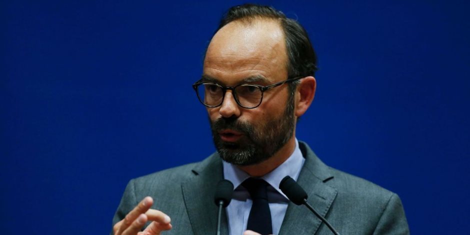 رئيس الوزراء الفرنسي يتقدم باستقالته