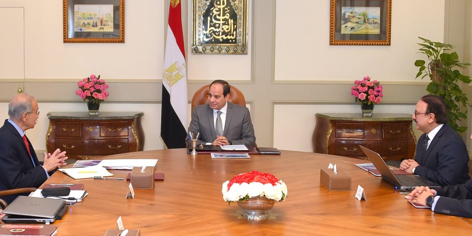 السيسى يناقش خطة تحويل مصر مركزا للتكنولوجيا والتصنيع وريادة الأعمال