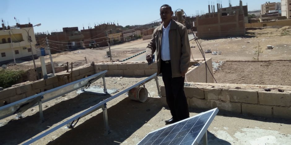 رحلة تشغيل مصالح «بلاط» الحكومية بالوادي الجديد من السولار إلى الطاقة الشمسية (صور و فيديو)