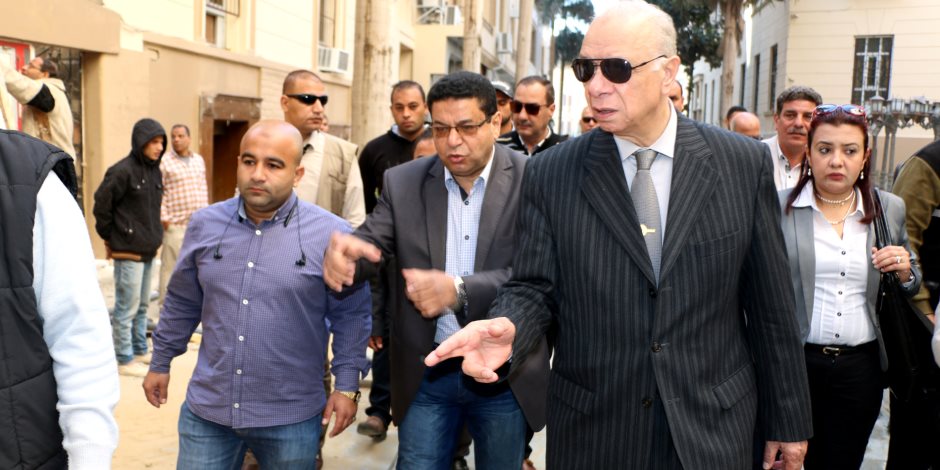 محافظ القاهرة يتابع أعمال تطوير «القاهرة الخديوية» في منطقة البورصة