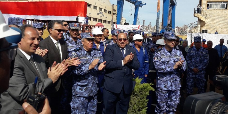 وزير النقل: الرئيس السيسى طالب بتغيير خارطة النقل البحرى فى مصر (صور)