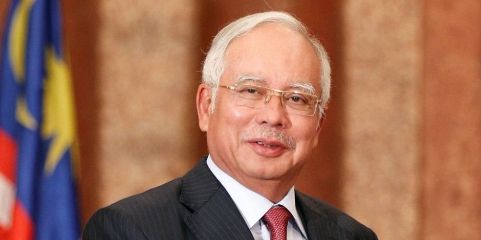 رئيس الوزراء الماليزي السابق يستقيل من رئاسة حزب وتحالف