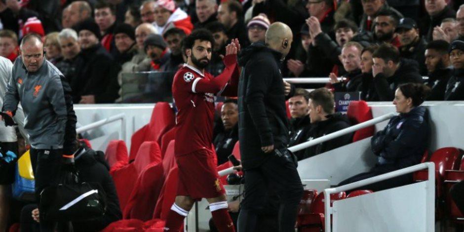 جماهير ليفربول تحيى محمد صلاح بعد خروجه مصابا أمام مانشستر سيتى (صور)