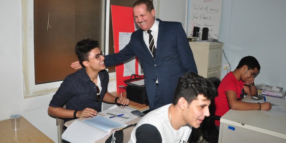 «العزازي» يتفقد لجان امتحانات الطلاب المصريين بالمملكة العربية السعودية