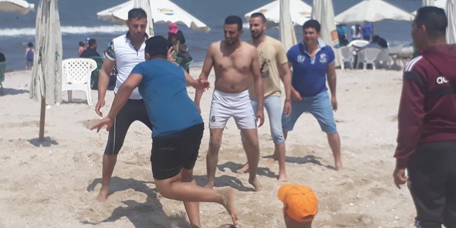 تخصيص 45 مُنقذا لتأمين المصطافين على شاطئ بورسعيد.. ومظاهر احتفالية بكل مكان    (صور)    