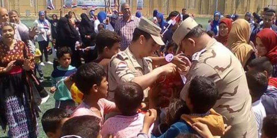 محافظ شمال سيناء يشارك الأطفال باحتفالية يوم اليتيم بالعريش (صور)