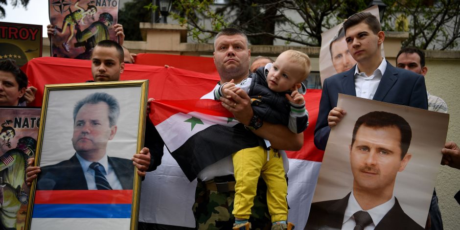 تظاهر مواطنى سيبيريا رفضا للغارات الجوية على دمشق