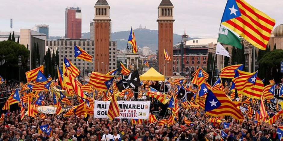 تظاهرة فى برشلونة احتجاجا على استمرار اعتقال 9 انفصاليين كاتالونيين