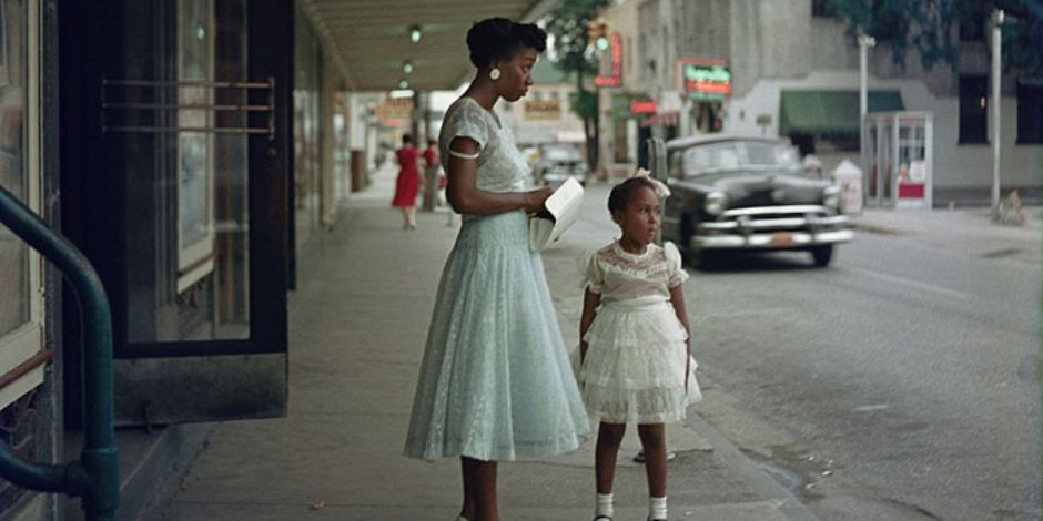 لمحبي فترة الخمسينات.. شاهد صور نادرة للمجتمع الأمريكي بالألوان الطبيعية 