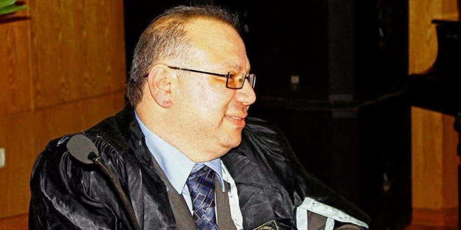 وزيرة الثقافة تطلق المدفعية الثقيلة علي كتائب حلوان