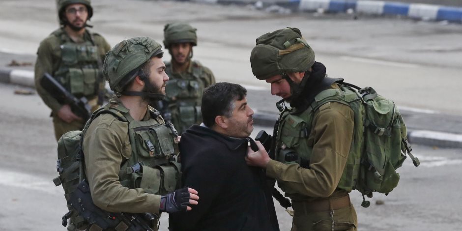 قوات الاحتلال الإسرائيلى تعتقل 7 فلسطينيين فى القدس والضفة الغربية