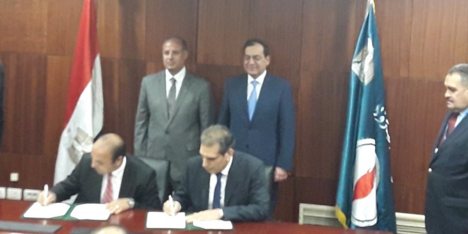 وزير البترول ومحافظ الإسكندرية يشهدان توقيع عدد من الاتفاقيات على هامش مؤتمر Moc (صور)