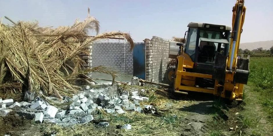 محافظ سوهاج: إزالة 11 حالة تعدي على الأراضي الزراعية بمركز دار السلام