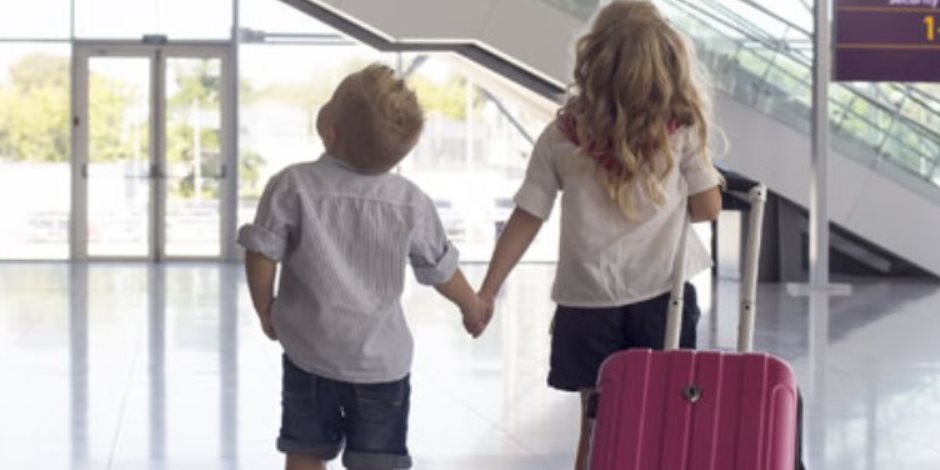 مستشارك القانونى.. هل منع الأطفال من السفر قانوني أم نكاية في الزوجات؟