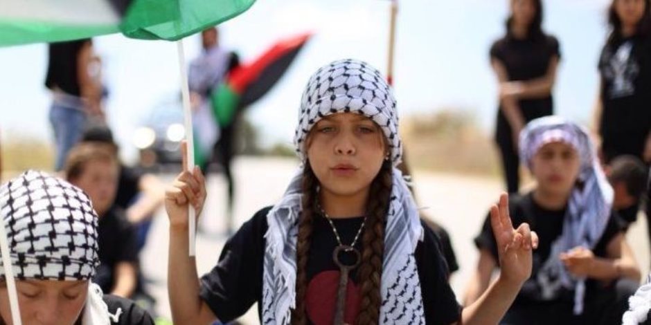 جنى التميمي.. كيف أصابت «أصغر مراسلة بالعالم» الاحتلال الإسرائيلي؟ (فيديو)