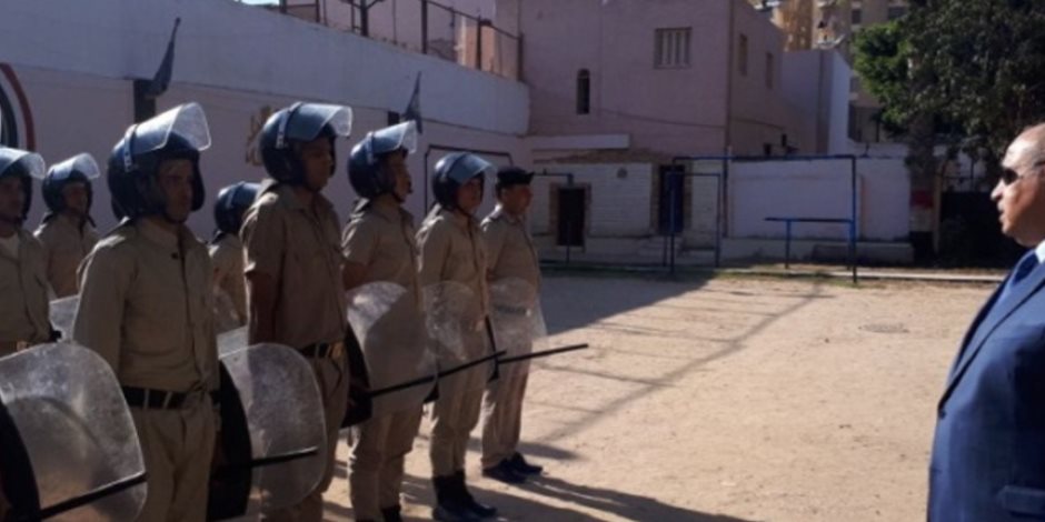 مدير قطاع السجون يتفقد أوضاع النزلاء بسجن الحضرة في الإسكندرية