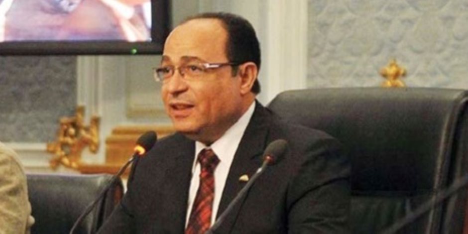 هربوا من البنوك لأحضان النصابين.. نائب برلمانى يُطالب المواطنين بـ3 أمور لمواجهة «المستريح»