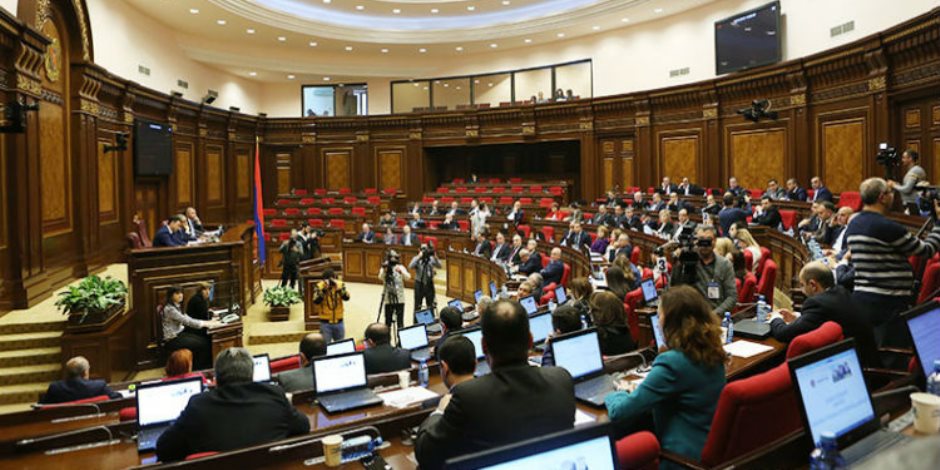 الحزب الحاكم فى أرمينيا: تعيين رئيس وزراء جديد فى 8 مايو