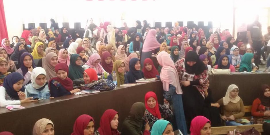 600 طالب ثانوى بشمال سيناء يحضرون برنامج قوافل وزارتي الشباب والتعليم (صور)