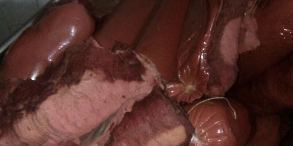 تقارير رسمية تحذر من اللانشون والبرجر والسوسيس.. 67.3% من متناولي اللحوم المصنعة عرضة للسرطان