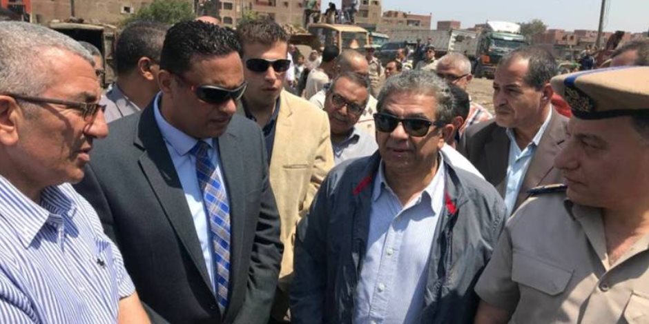 وزير البيئة يتفقد أعمال نقل مخلفات مقلب أبو خريطة بشبين الكوم (صور)      
