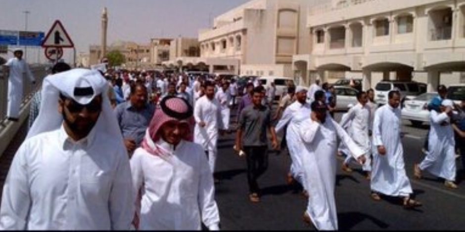 مظاهرات القطريين الغاضبة تتواصل في شوارع الدوحة (فيديو)