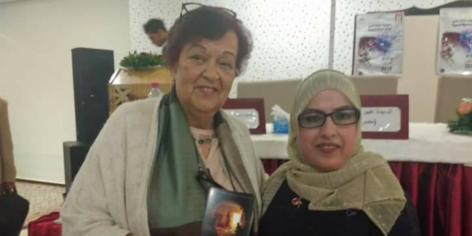 تكريم مؤلفة أشعار الكينج منير في ختام مهرجان المبدعات العربيات بسوسة (صور)