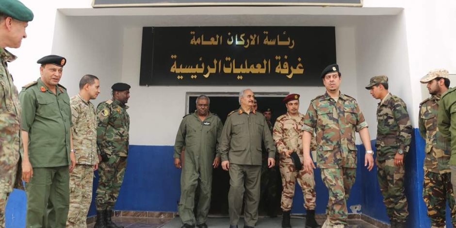 حفتر يزور القوات الليبية لمتابعة الاستعدادات النهائية لتحرير درنة (صور)