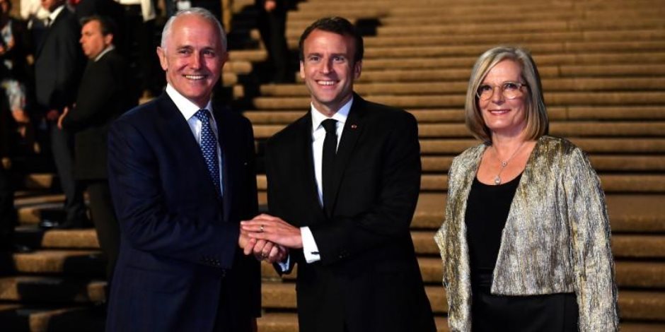 زلة لسان.. ماكرون يشكر رئيس وزراء استراليا وزوجته "اللذيذة"
