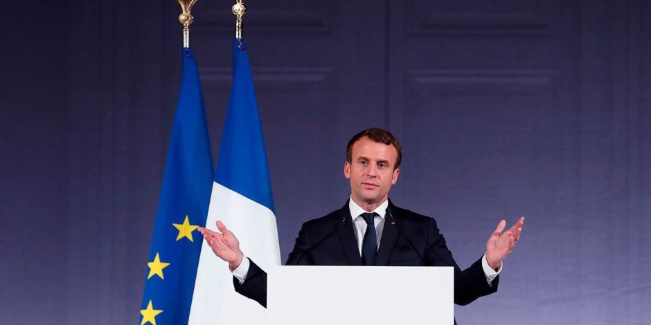 الرئيس الفرنسى يدعو لوقف تصعيد التوتر بعد ضربات خلال الليل فى سوريا
